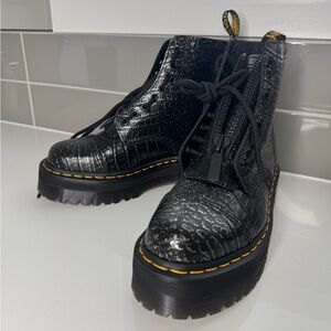 Dr. Martens Sinclair Boots